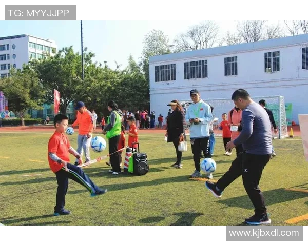 居家小足球：打造家庭乐趣与亲子互动的新方式